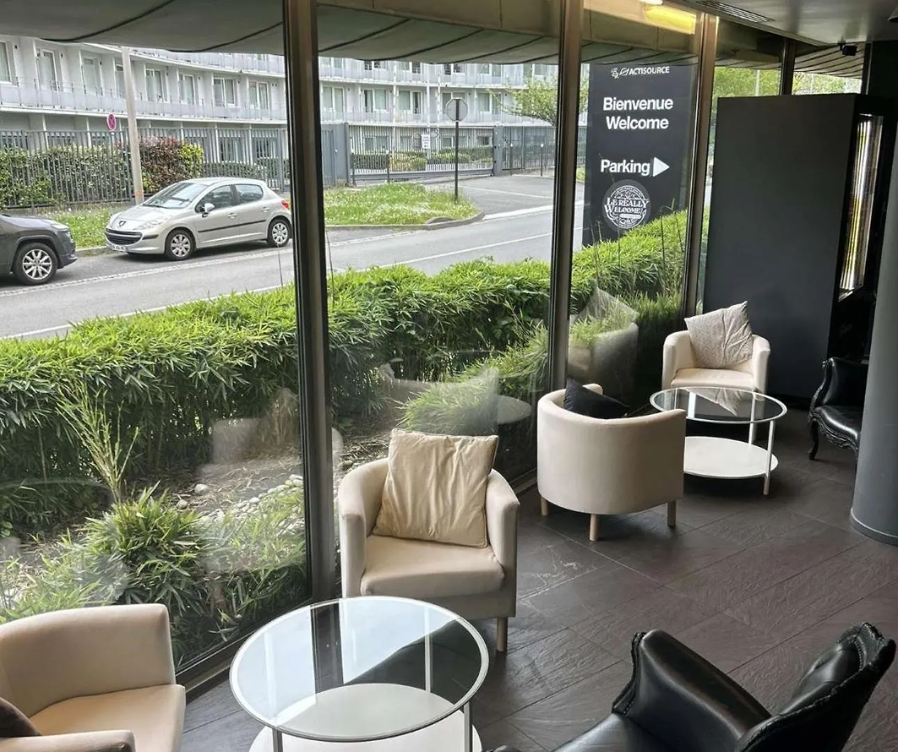 Standing Hotel Suites By Actisource Roissy-en-France