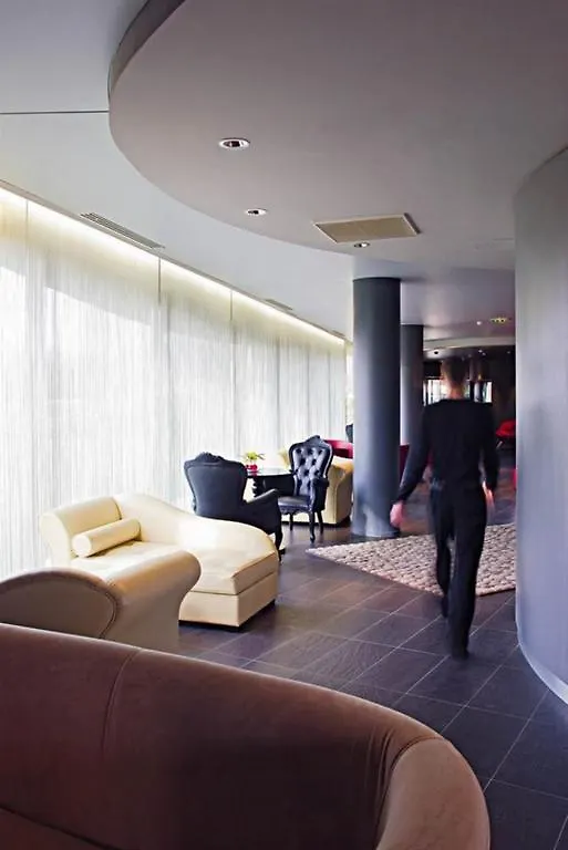 Standing Hotel Suites By Actisource Roissy-en-France Frankreich