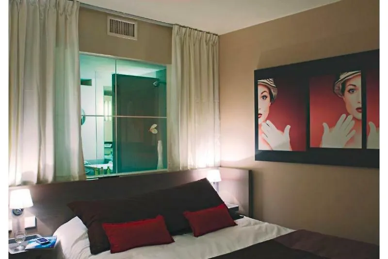 Standing Hotel Suites By Actisource Roissy-en-France