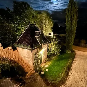 https://domaine-de-la-serve.hotels-rhonealpes.com